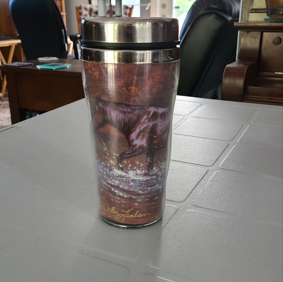 A travel coffee mug. In good condition. - Picture 2 of 5